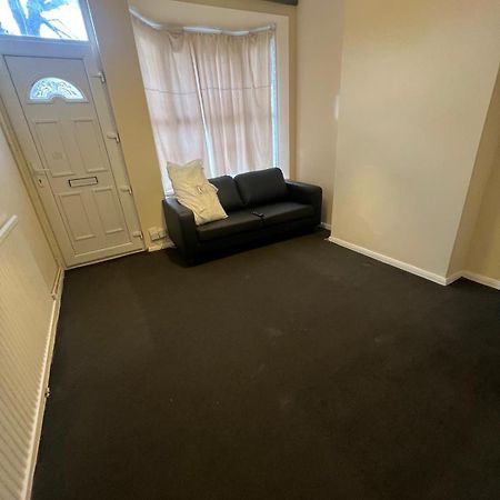 210 Welford Road Villa เลสเตอร์ ภายนอก รูปภาพ