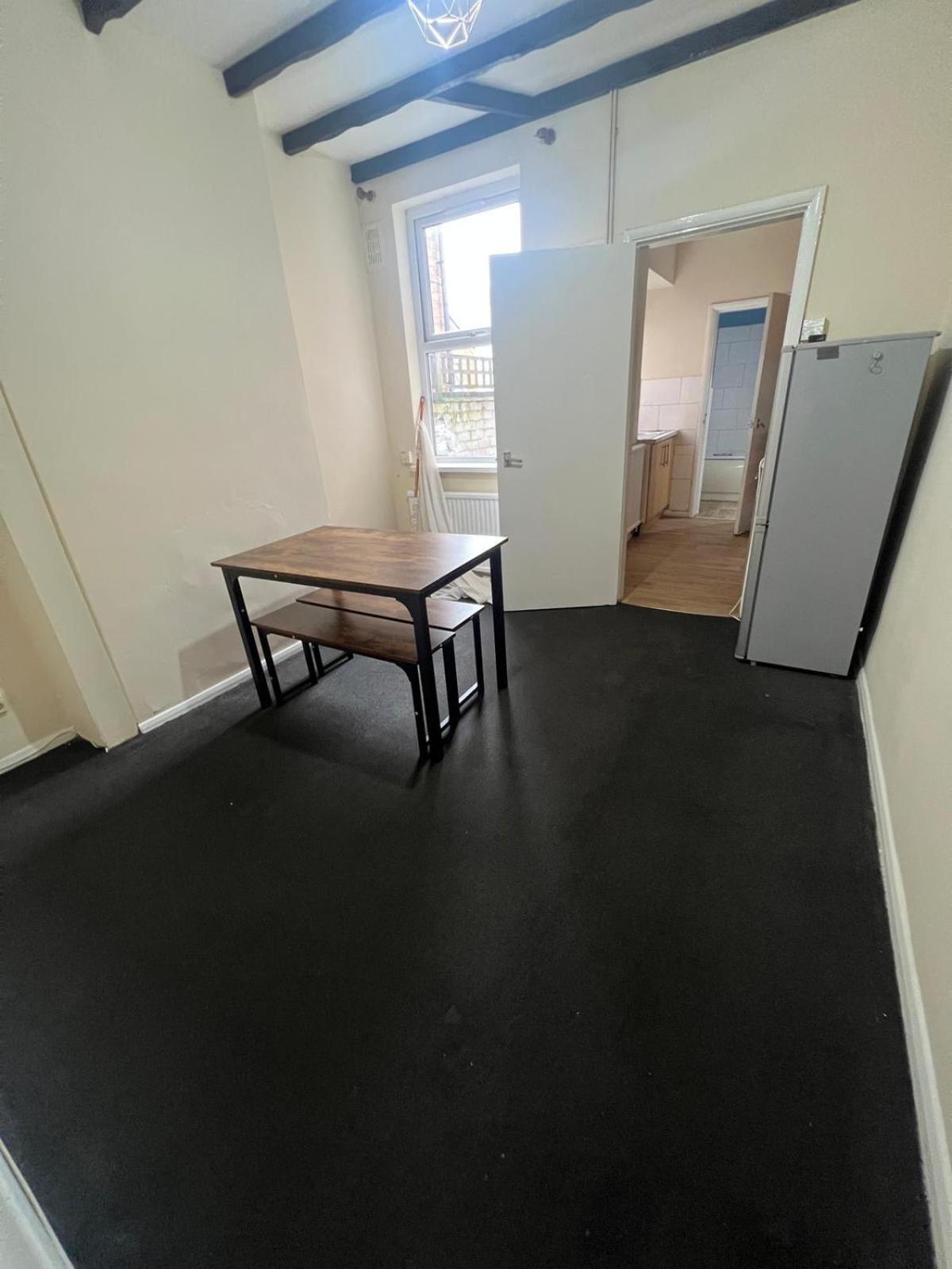 210 Welford Road Villa เลสเตอร์ ภายนอก รูปภาพ